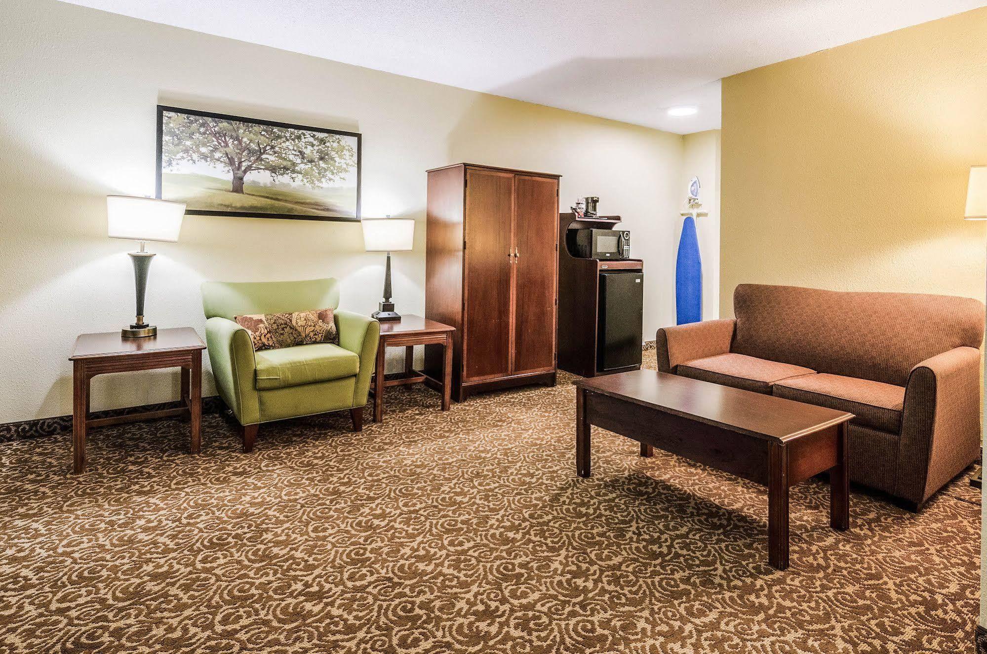 Quality Inn Whiteville North Екстериор снимка