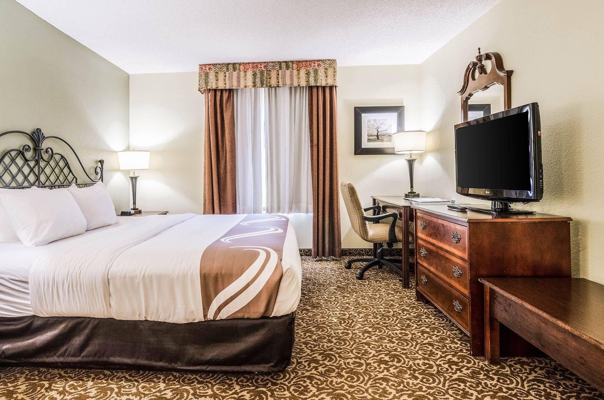 Quality Inn Whiteville North Екстериор снимка