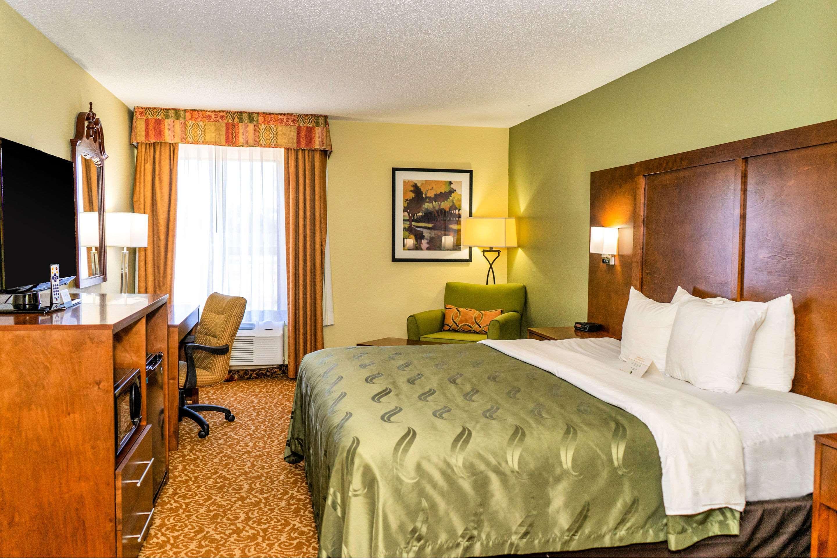 Quality Inn Whiteville North Екстериор снимка