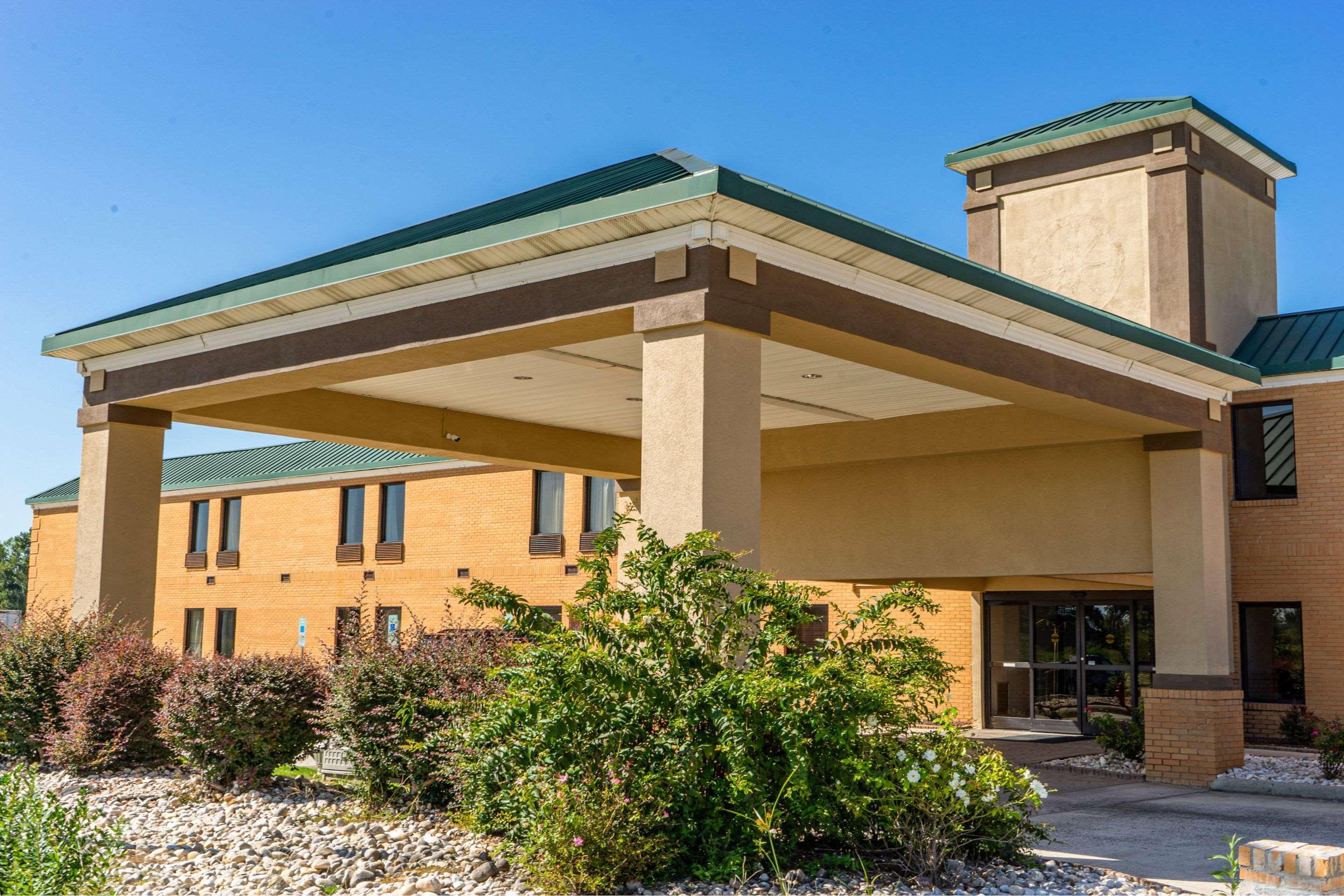 Quality Inn Whiteville North Екстериор снимка